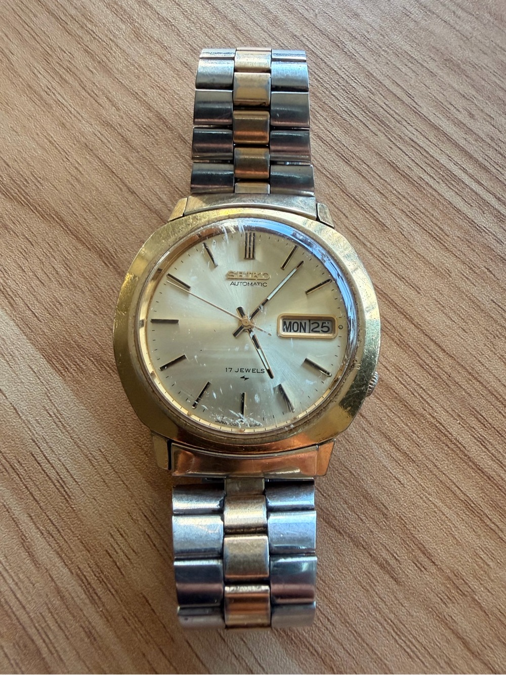 Vintage 1980’s Seiko Two-Tone Gold and Silver Stainless Steel Automatic Watch